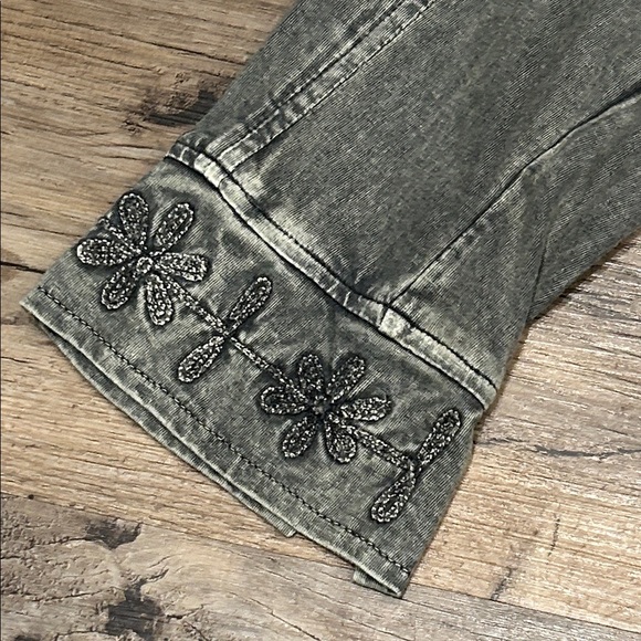 Parsley & Sage Charcoal Button-Up Shirt - Picture 5 of 14